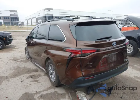 2022 Toyota Sienna Xle z USA, uszkodzony, nr VIN 5TDYRKEC4NS092922
